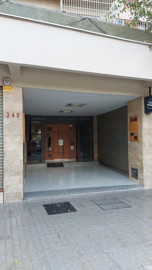 Departamento Con Cochera Muy Bien Ubicado En Ciudad Mendoza